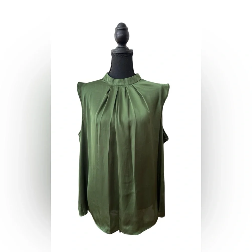 Elementz Lush Olive Green Pleated Blouse with Keyhole Backing - Picture 1 of 16